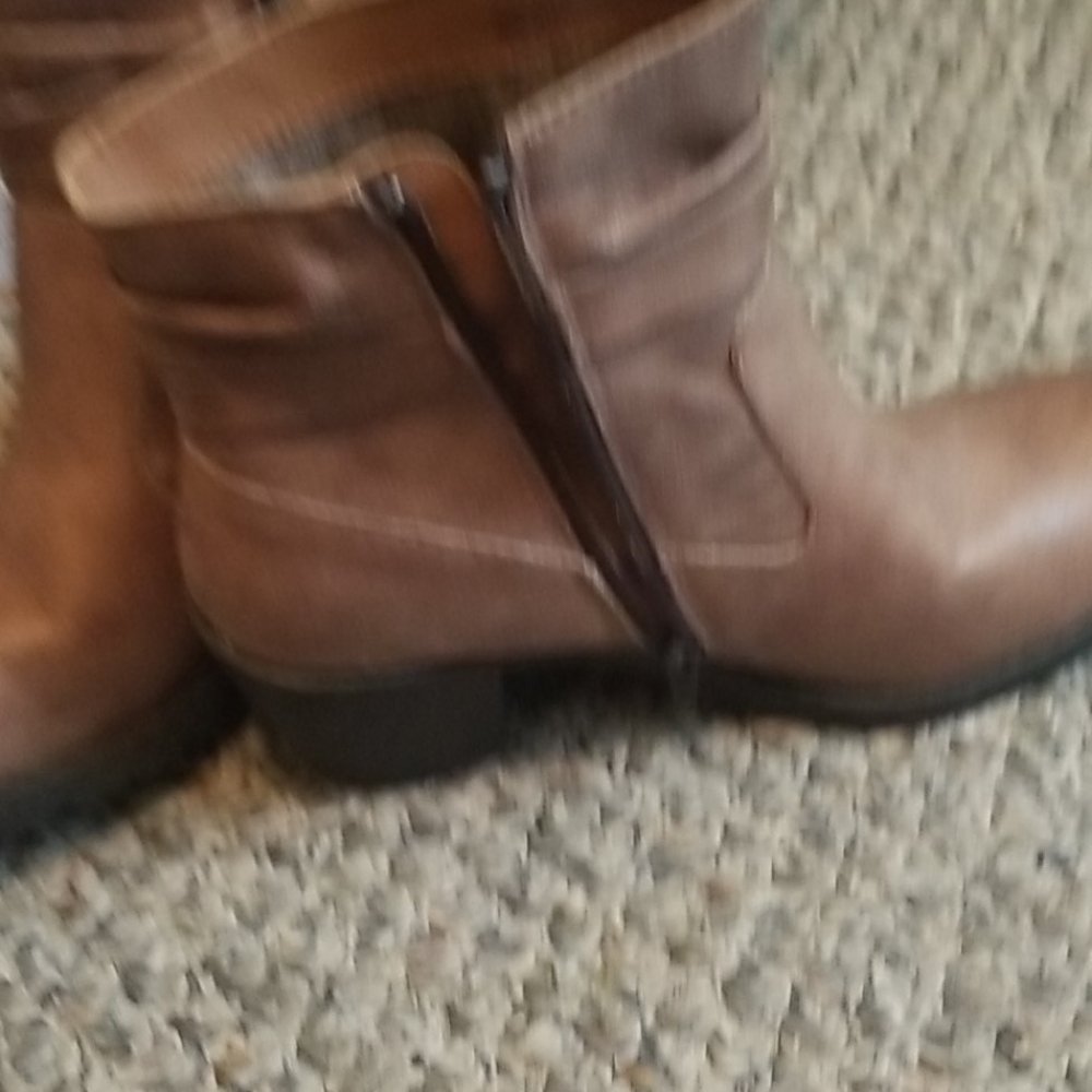 Boots - Picture 3 of 3